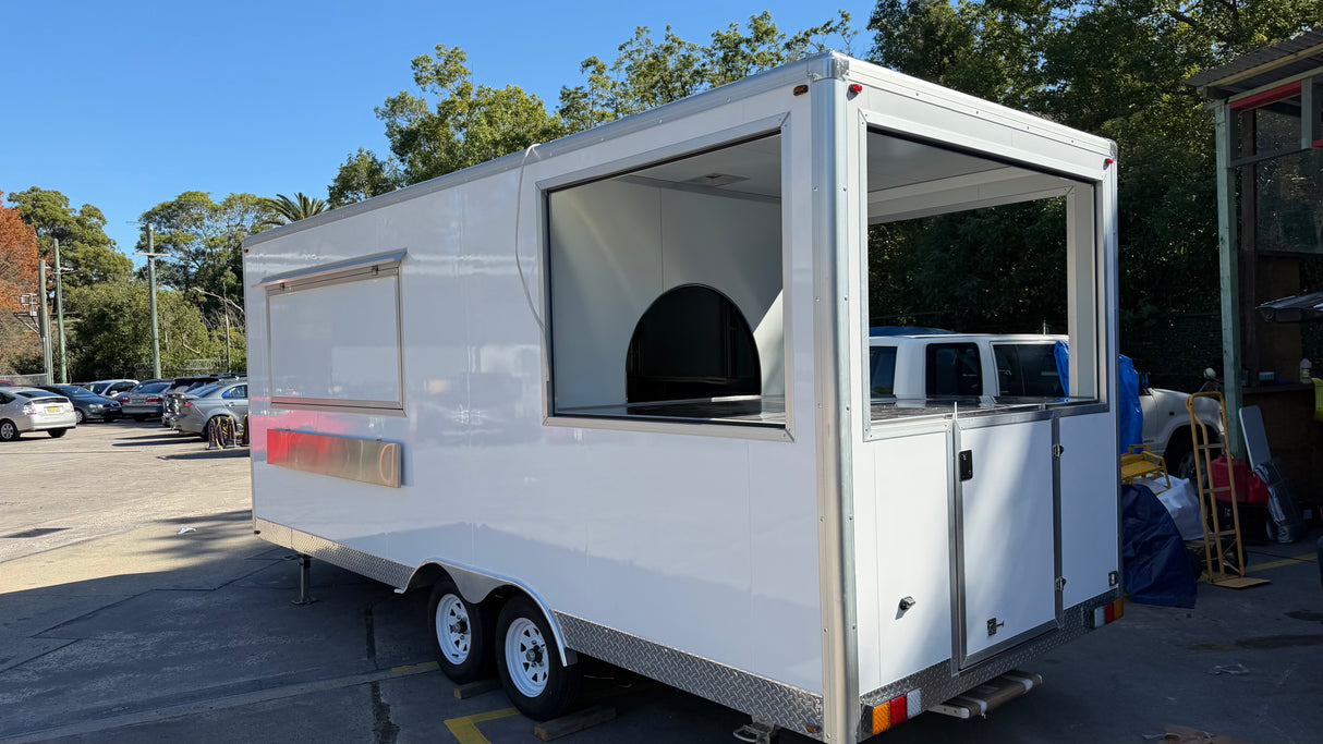 5.5m Food Trailer